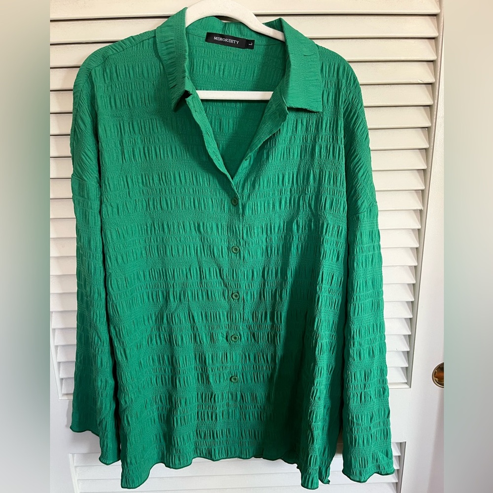Matching Set (shirt and shorts), size large